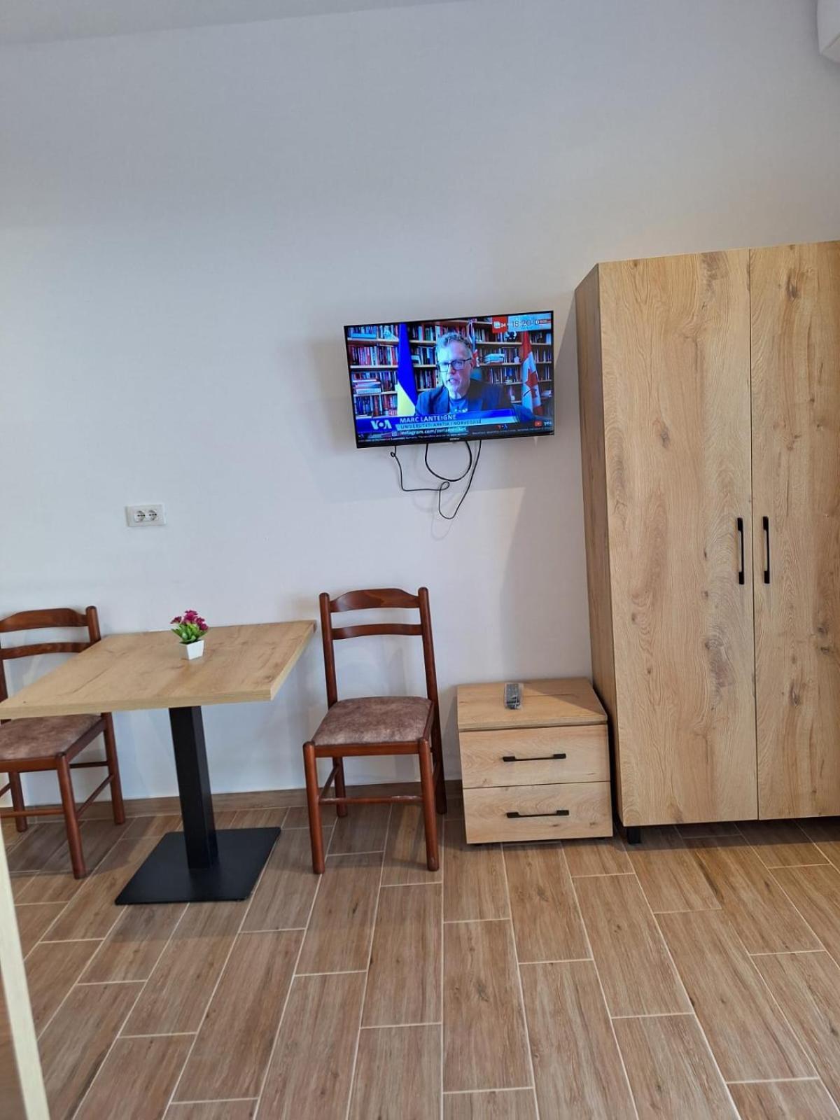 Xuxi Apartments Лукове Экстерьер фото